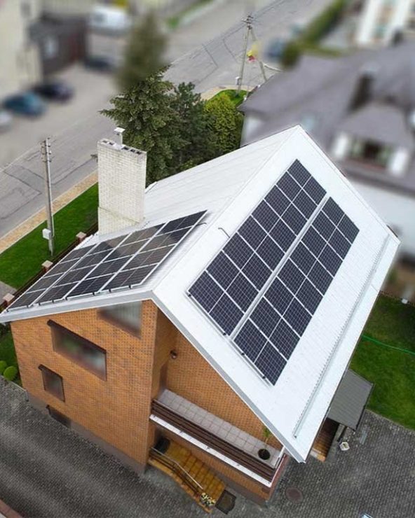 Saulės elektrinės komplektas klasikinės skardos stogui (8–15 kW)